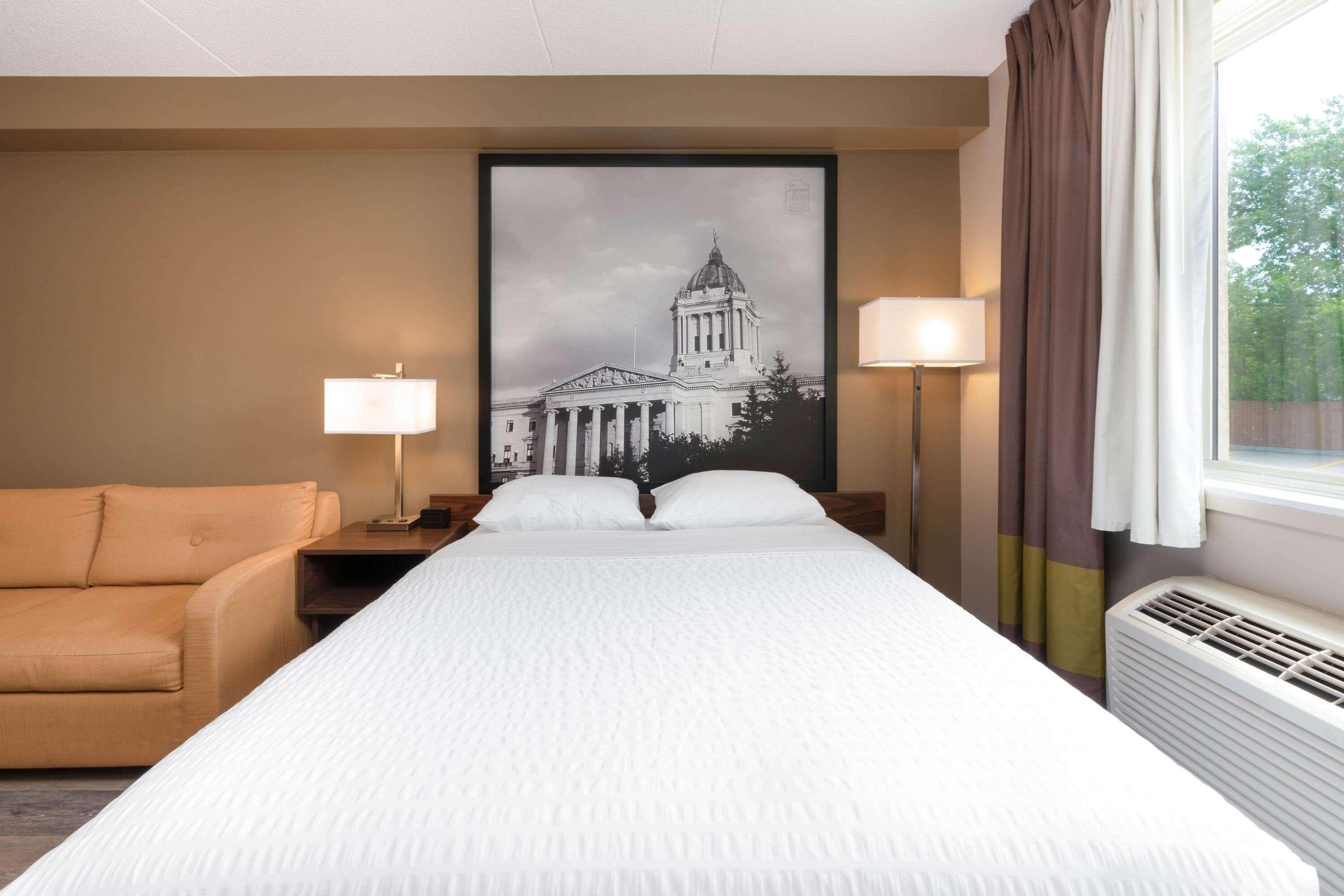 Super 8 By Wyndham Winnipeg West Exterior photo