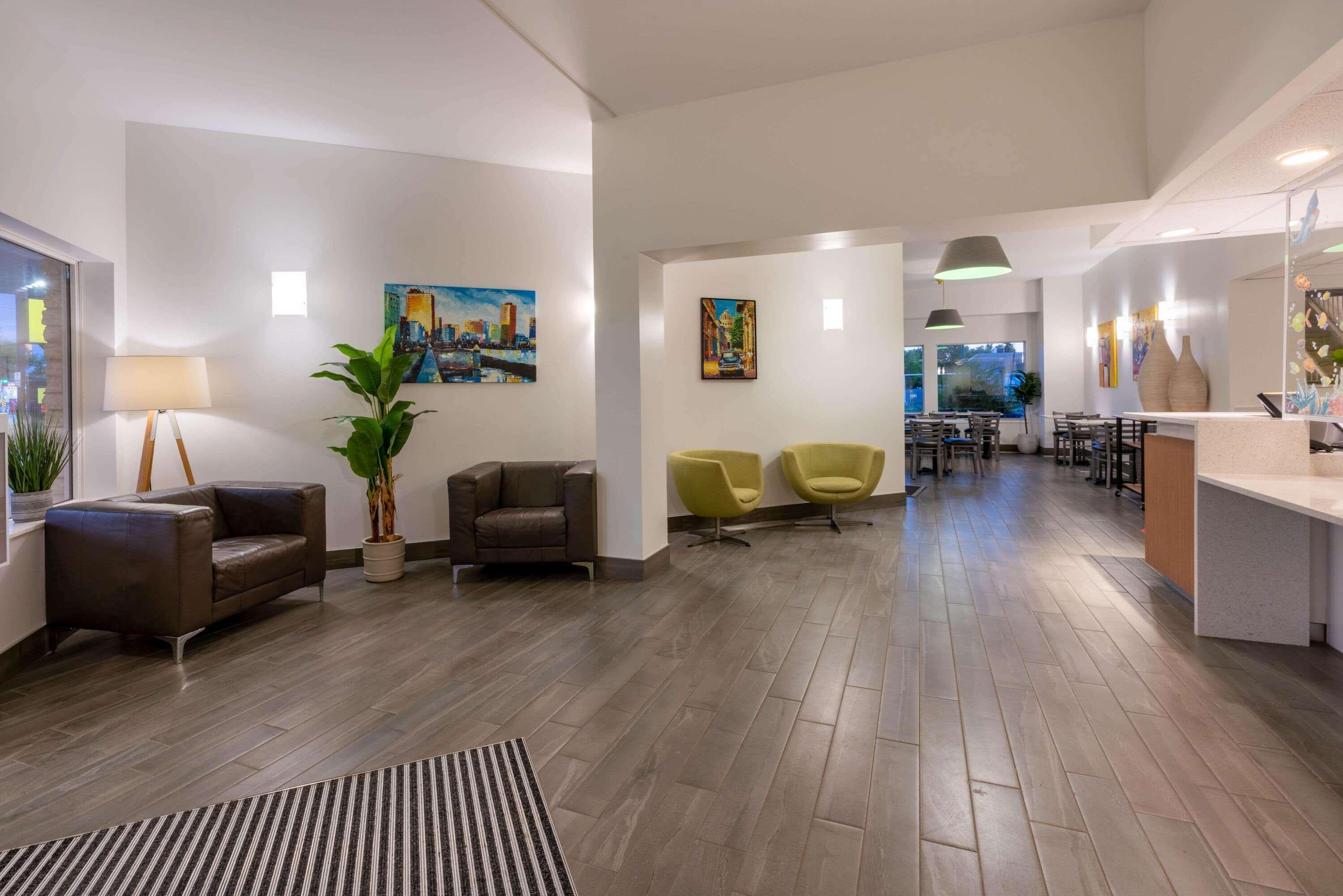 Super 8 By Wyndham Winnipeg West Exterior photo