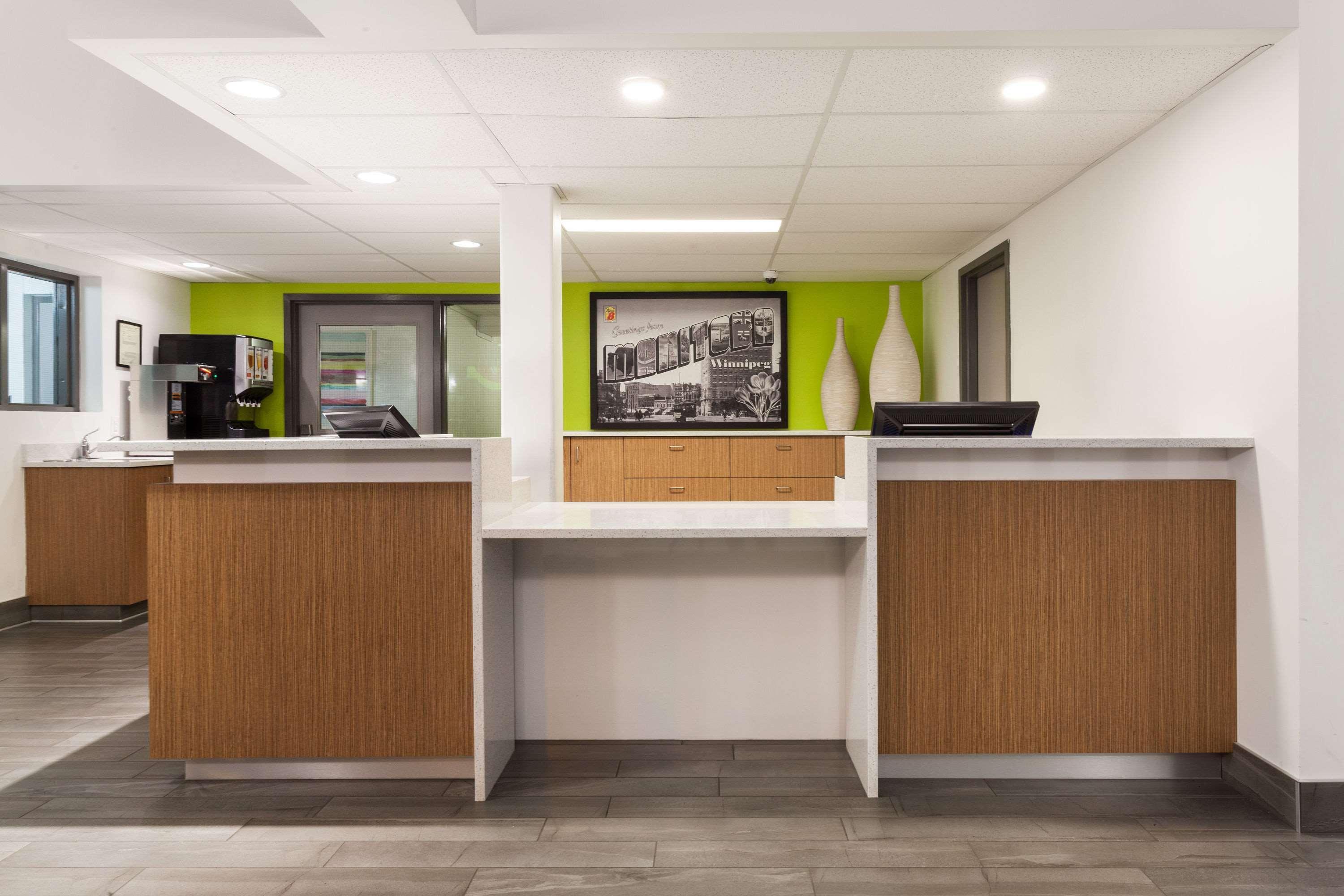 Super 8 By Wyndham Winnipeg West Exterior photo