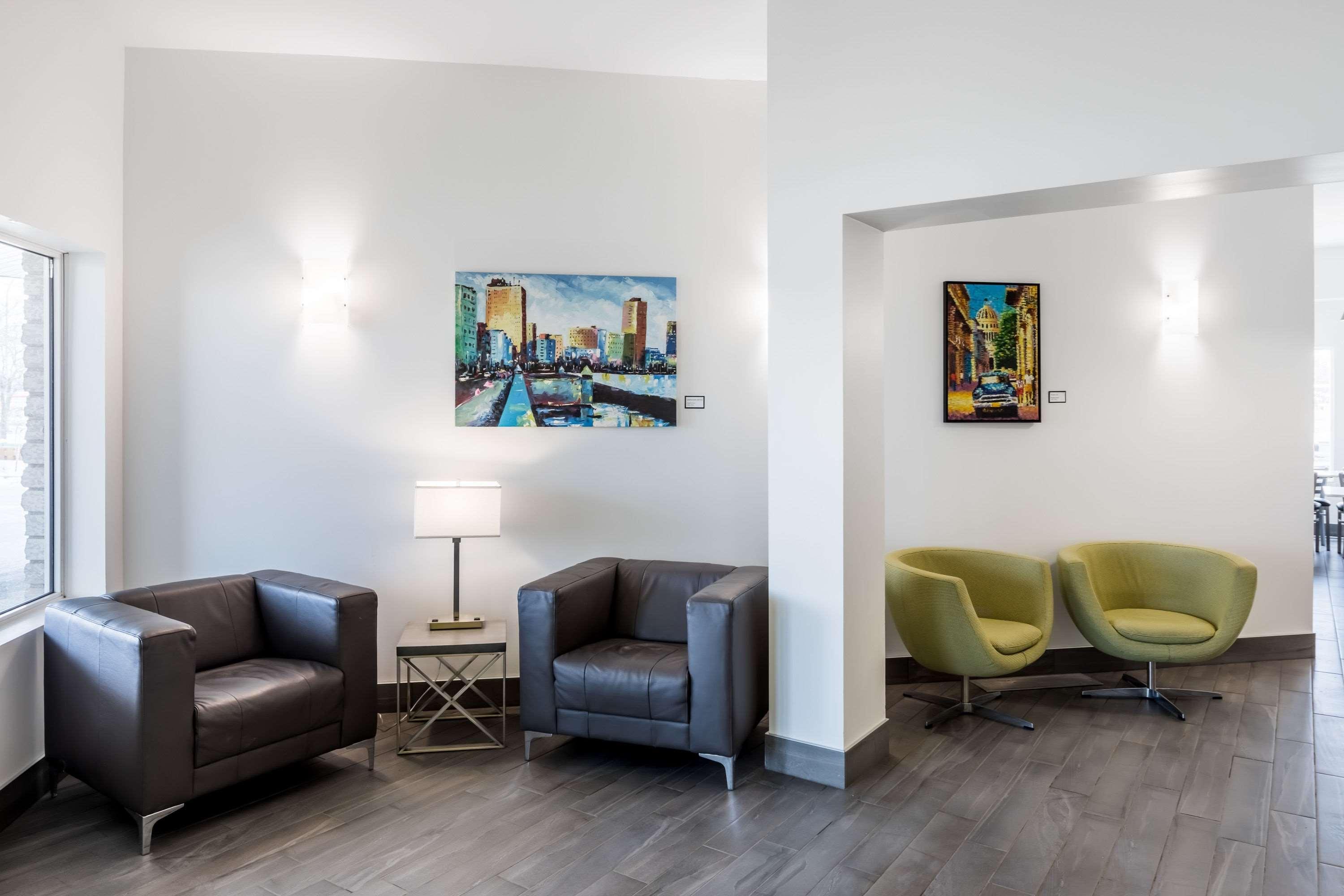 Super 8 By Wyndham Winnipeg West Exterior photo