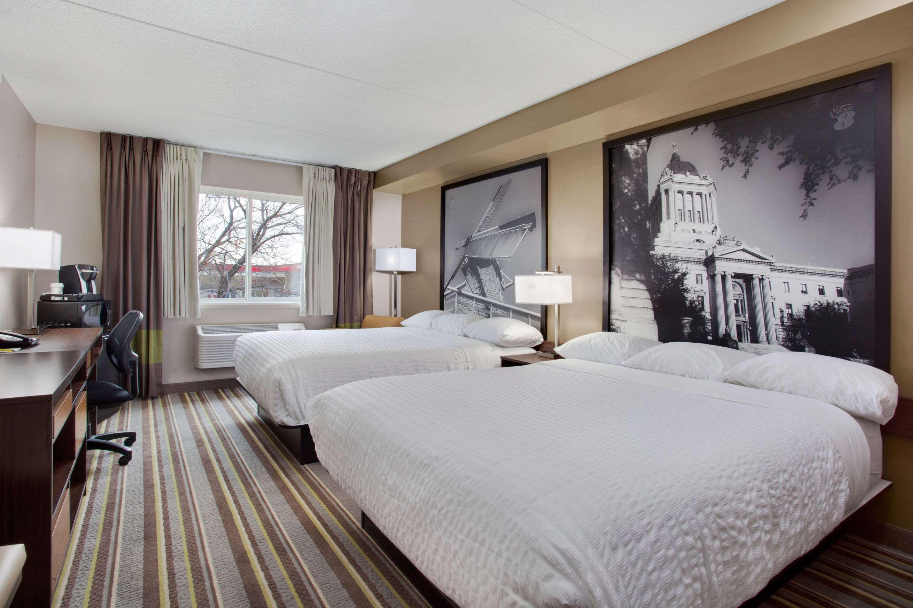 Super 8 By Wyndham Winnipeg West Exterior photo